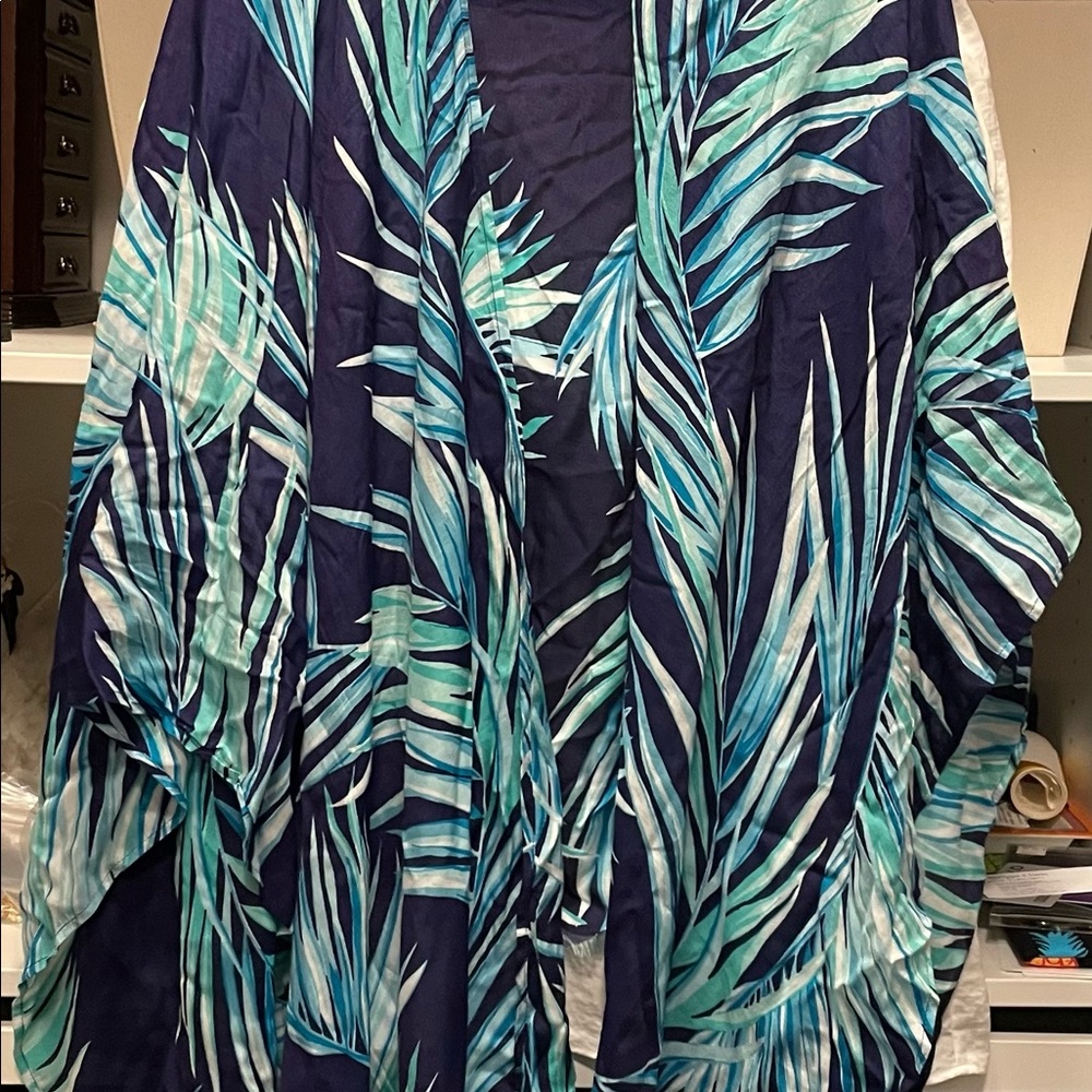 Tommy Bahama wrap light weight, perfect for summer.